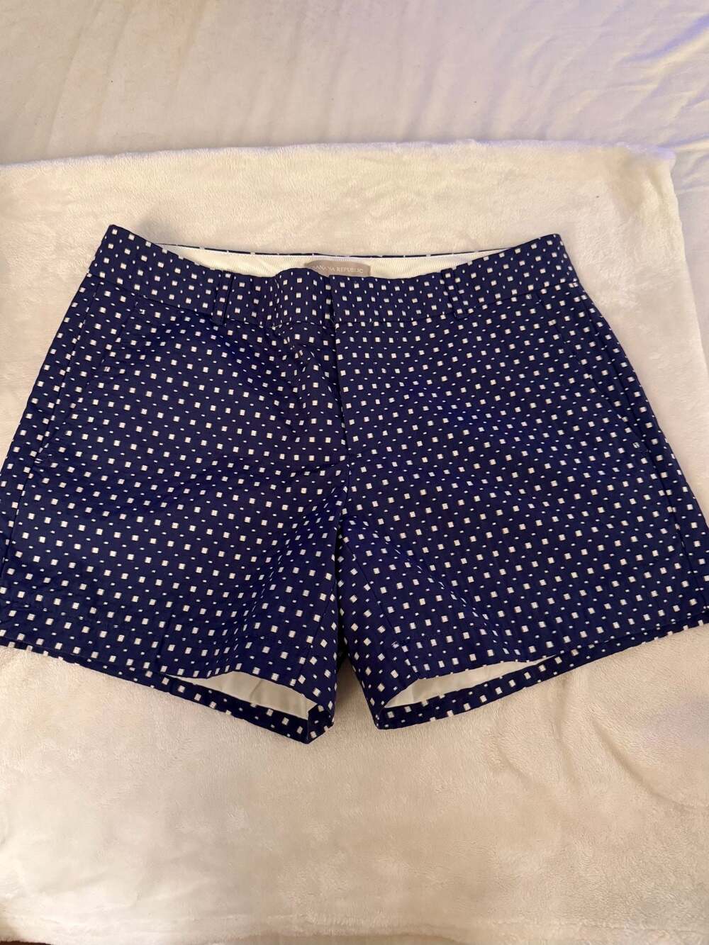 Banana Republic Women's Size 6 Navy Blue White Geometric Print Shorts